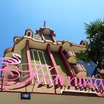 Flamingo 3*