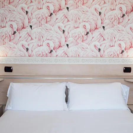 Flamingo 3*