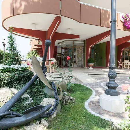 Flamingo Hotel 3*