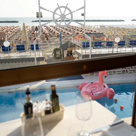 Flamingo 3* ガッテーオ・ア・マーレ