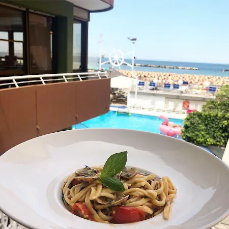 Flamingo ホテル 3*