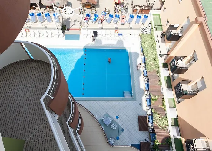 Flamingo Hotel 3*