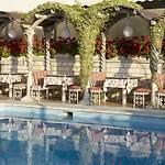 Flamingo 3*