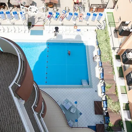 Flamingo Hotel 3*