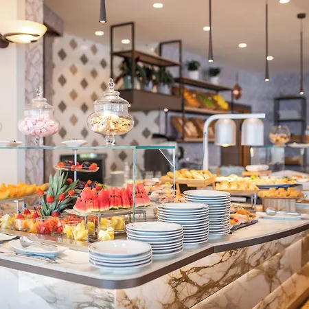 Ξενοδοχείο Flamingo 3*