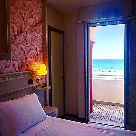 Flamingo 3*